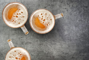 La cerveza que está innovando con su botella de papel